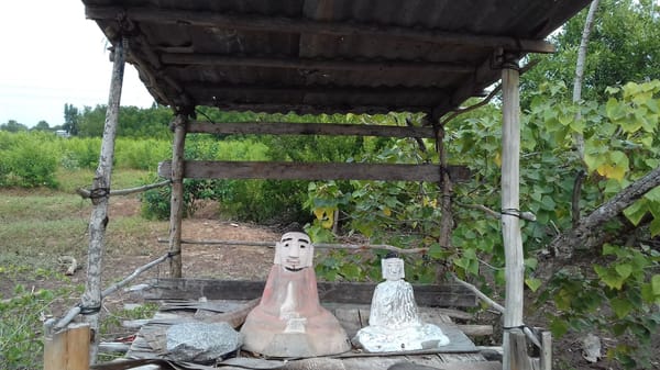 Hai bức tượng